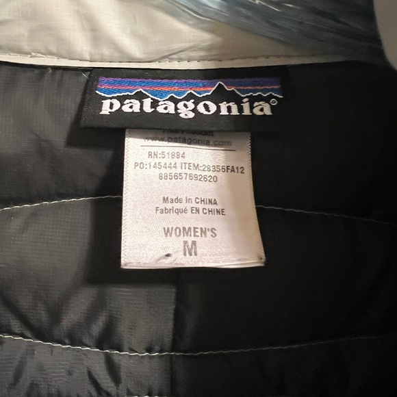 Patagonia puffer jacket. - Picture 3 of 3
